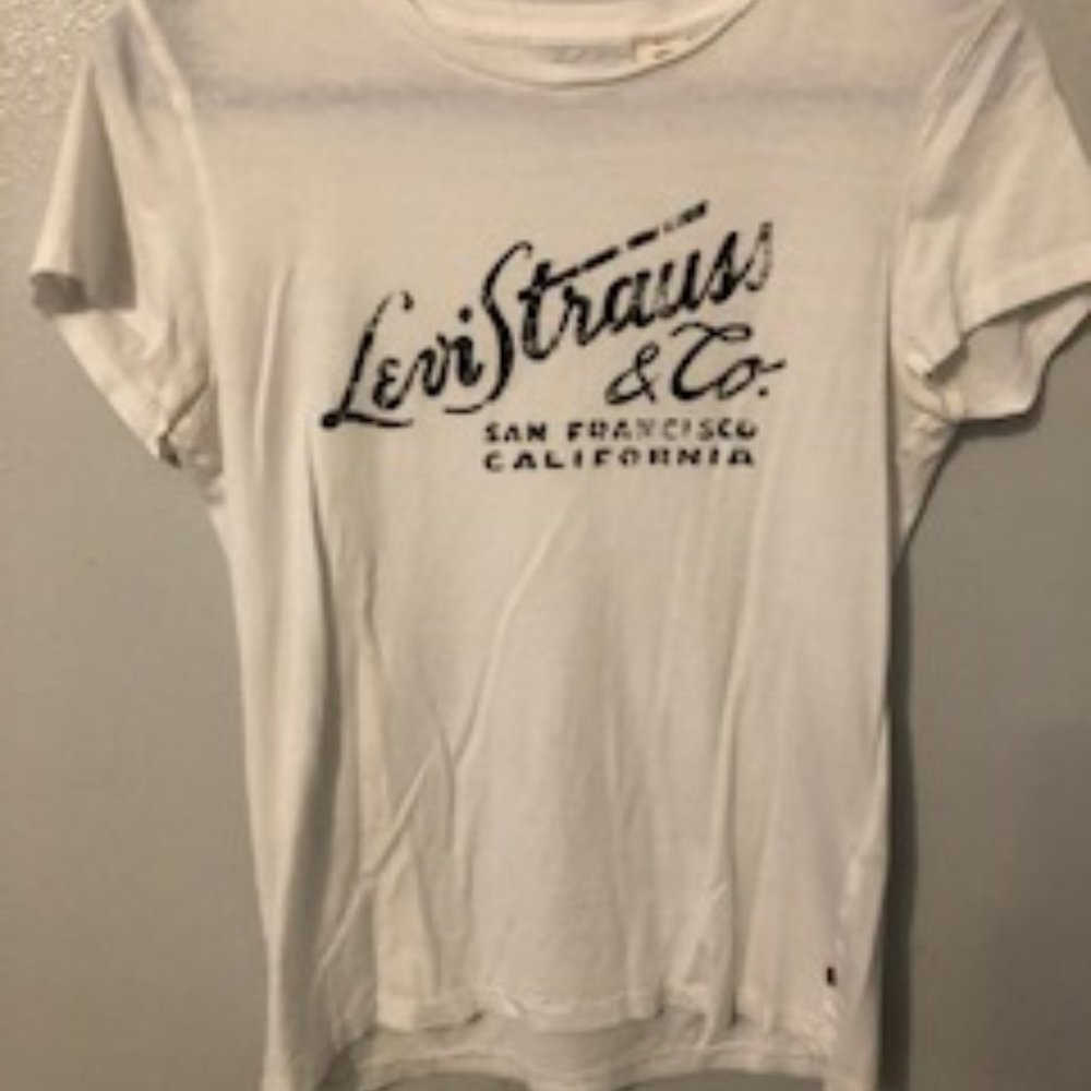 Levis t shirt
